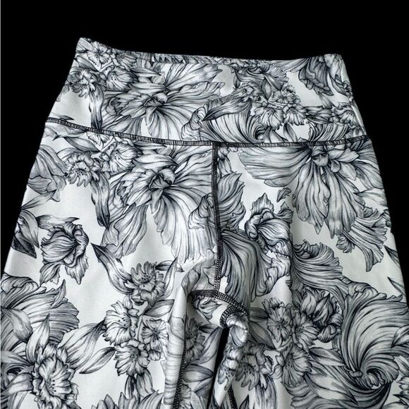 Balance Collection Buttery Soft leggings (medium) - Picture 3 of 4